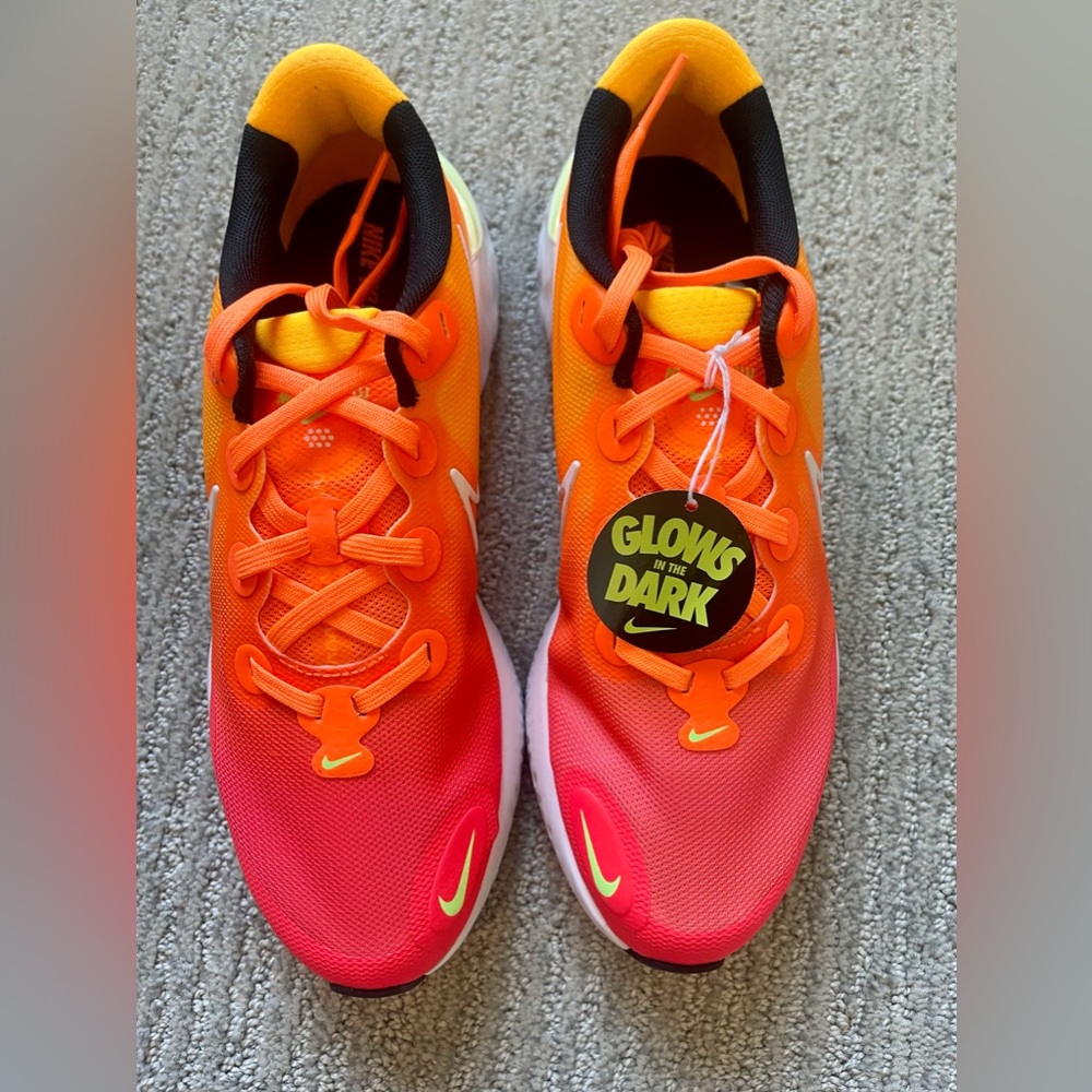 NIB Nike renew run D2N sz 7Y